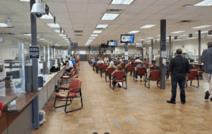 Как зарегистрировать свой автомобиль во Флориде 2025.